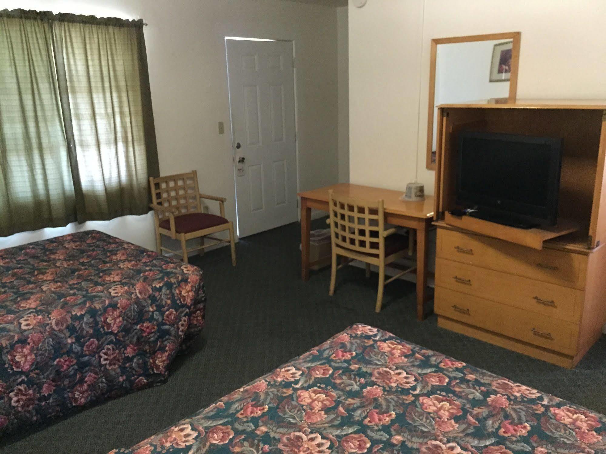 Travel Inn Of Sebring Exterior photo
